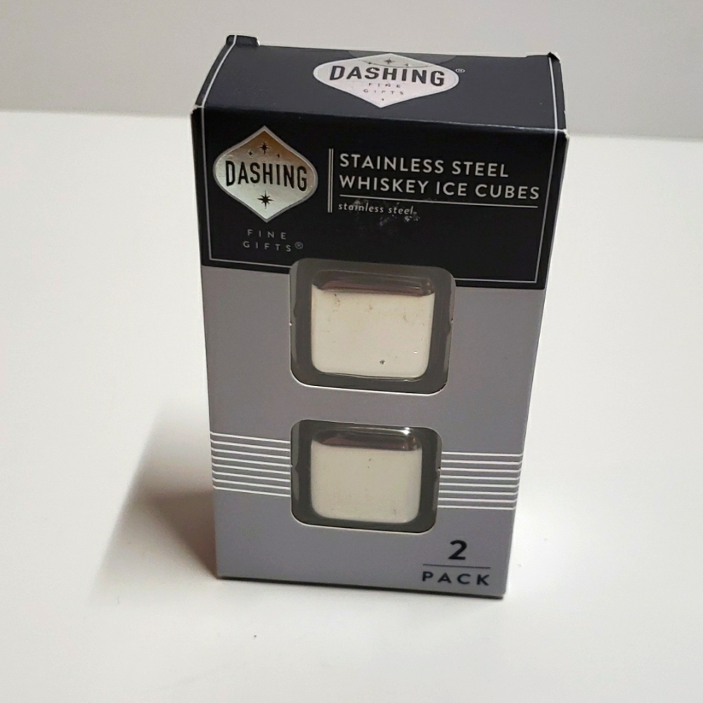 Dashing Fine Gifts Whiskey Liquor Stainless Steel 2 Ice Cubes & Pouch Silver NWT